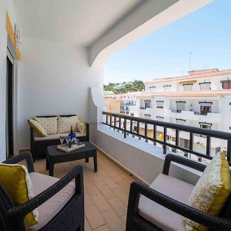 Spacious Two Bedroom Apt, 200M From The Beach Carvoeiro  Exterior photo