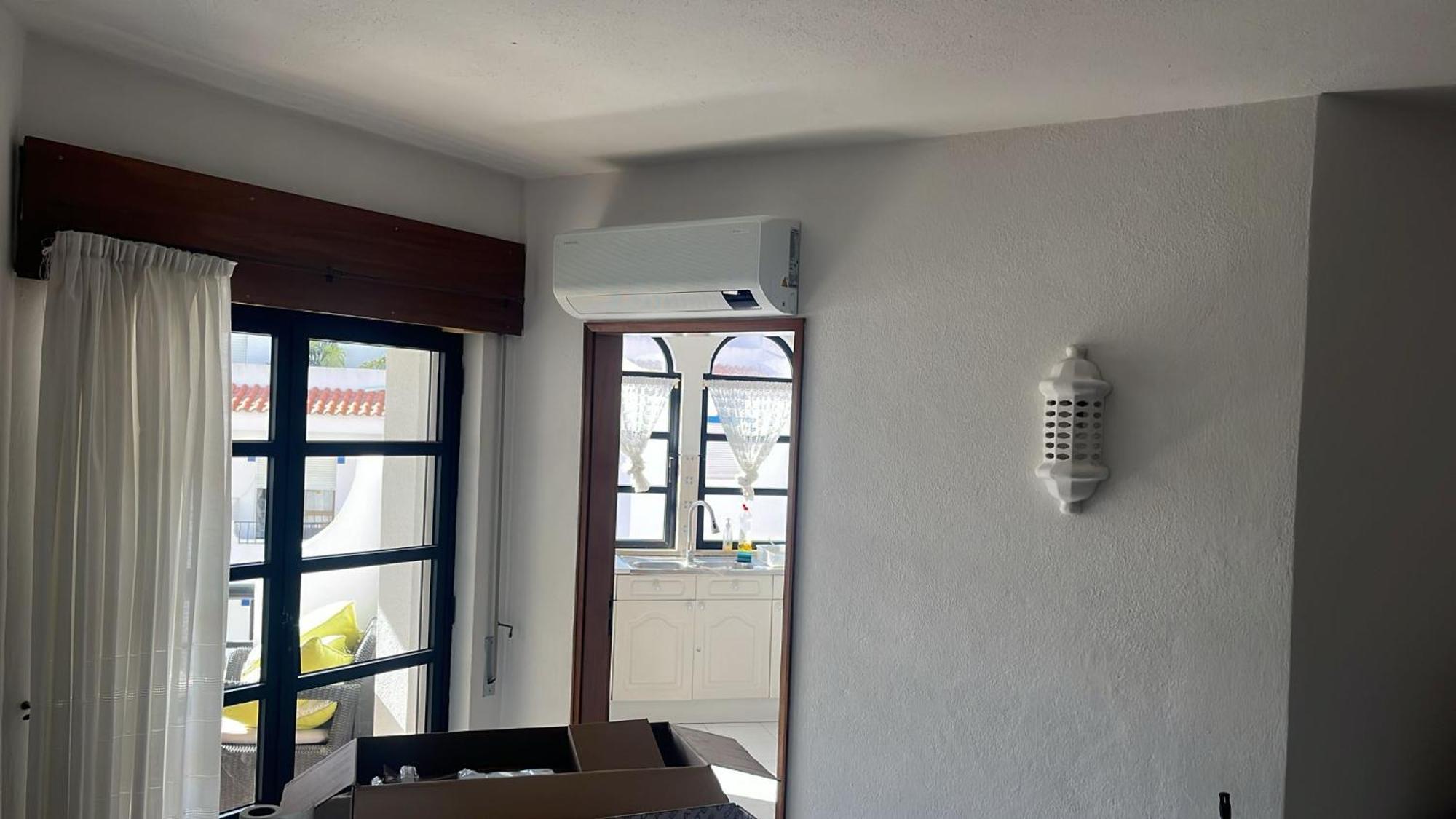 Spacious Two Bedroom Apt, 200M From The Beach Carvoeiro  Exterior photo